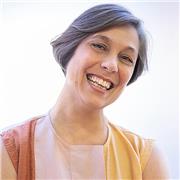 Licenciada en Filología Inglesa con 20 años de experiencia, clases particulares y en grupo en Valencia ciudad y online